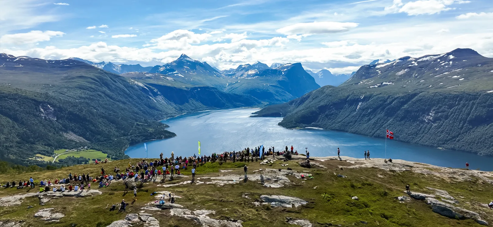 Musikkvandring opp til Prestaksla!