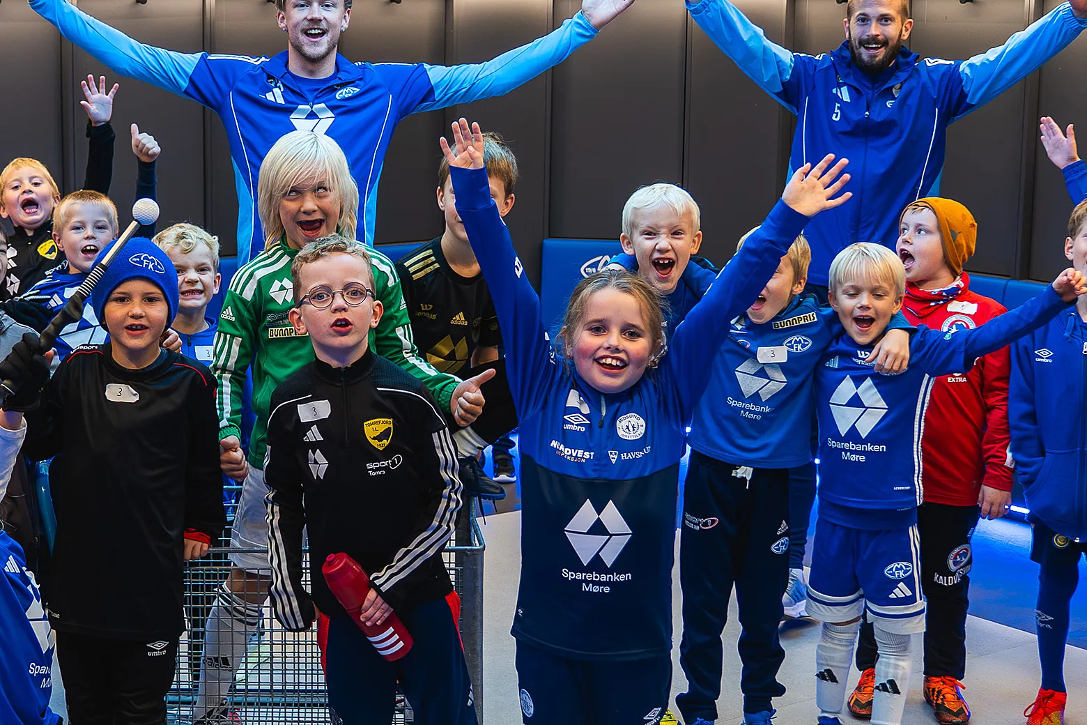 Her får du et unikt innblikk bak kulissene og inn i garderoben.
