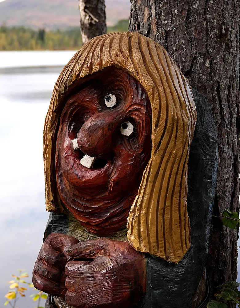 Trefigurene gjør turen til en liten oppdagelsesferd – særlig for de yngste. Trefigurene gjør turen til en liten oppdagelsesferd – særlig for de yngste.