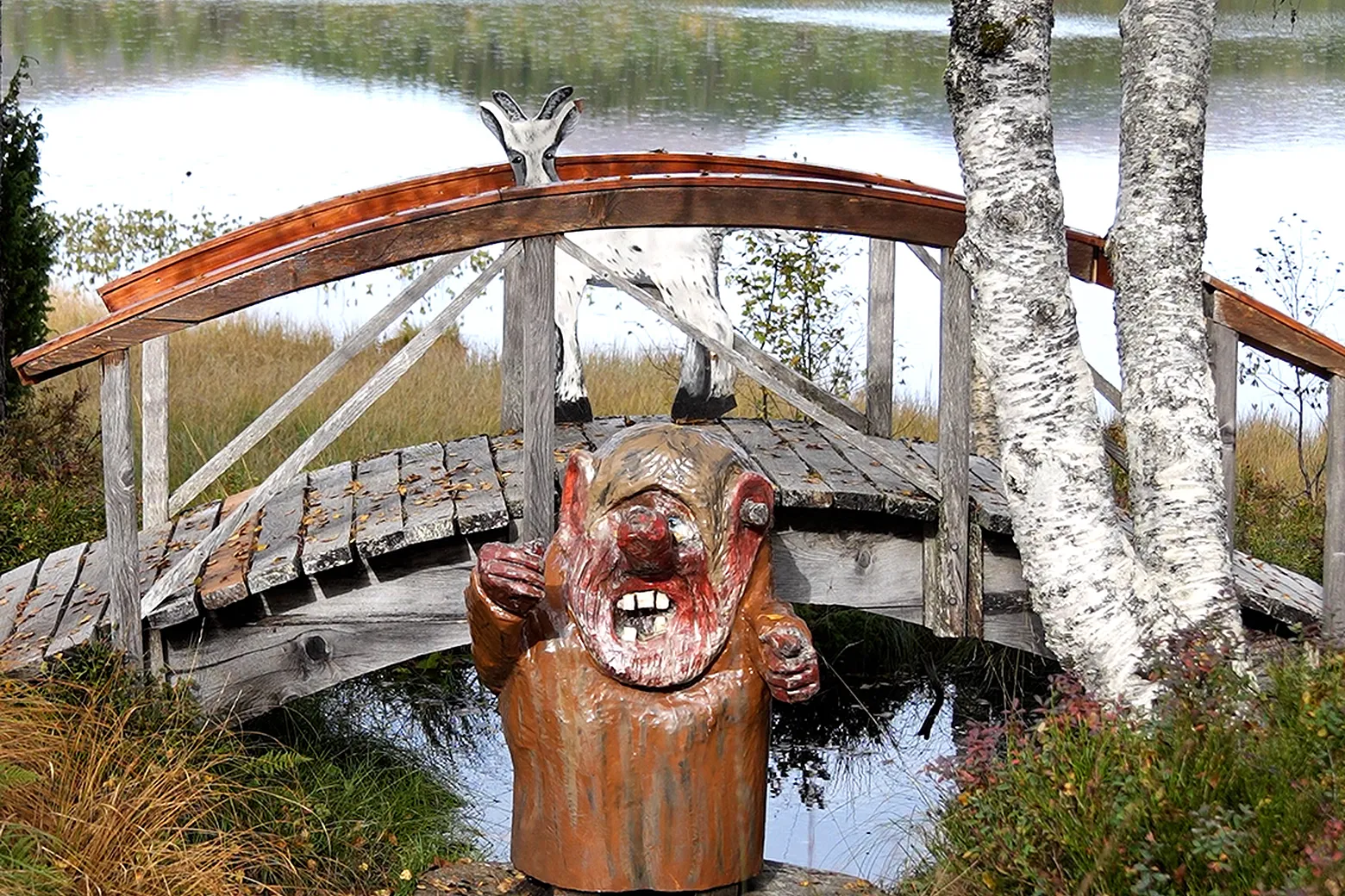 Men pass deg når du krysser brua – trollet fra Bukkene Bruse følger med!