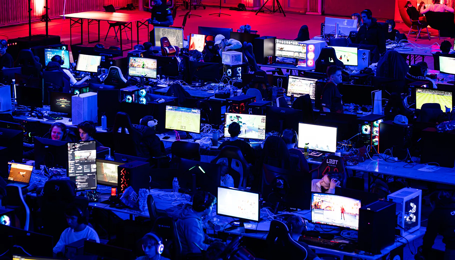 130 ungdommer samlet til IstadLAN 2026 – en helg fylt med gaming, mestring og ekte spilleglede. 130 ungdommer samlet til IstadLAN 2026 – en helg fylt med gaming, mestring og ekte spilleglede.