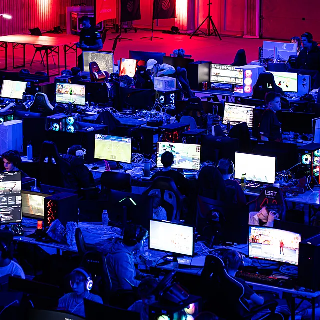 130 ungdommer samlet til IstadLAN 2026 – en helg fylt med gaming, mestring og ekte spilleglede. 130 ungdommer samlet til IstadLAN 2026 – en helg fylt med gaming, mestring og ekte spilleglede.