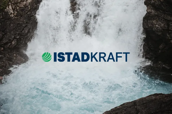 Vår nye identitet er skapt med vannet fra Istadvassdraget Vår nye identitet er skapt med vannet fra Istadvassdraget